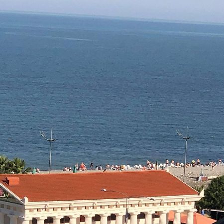Apartment Sea Tower Khimshiashvili 15 Batumi Exteriör bild