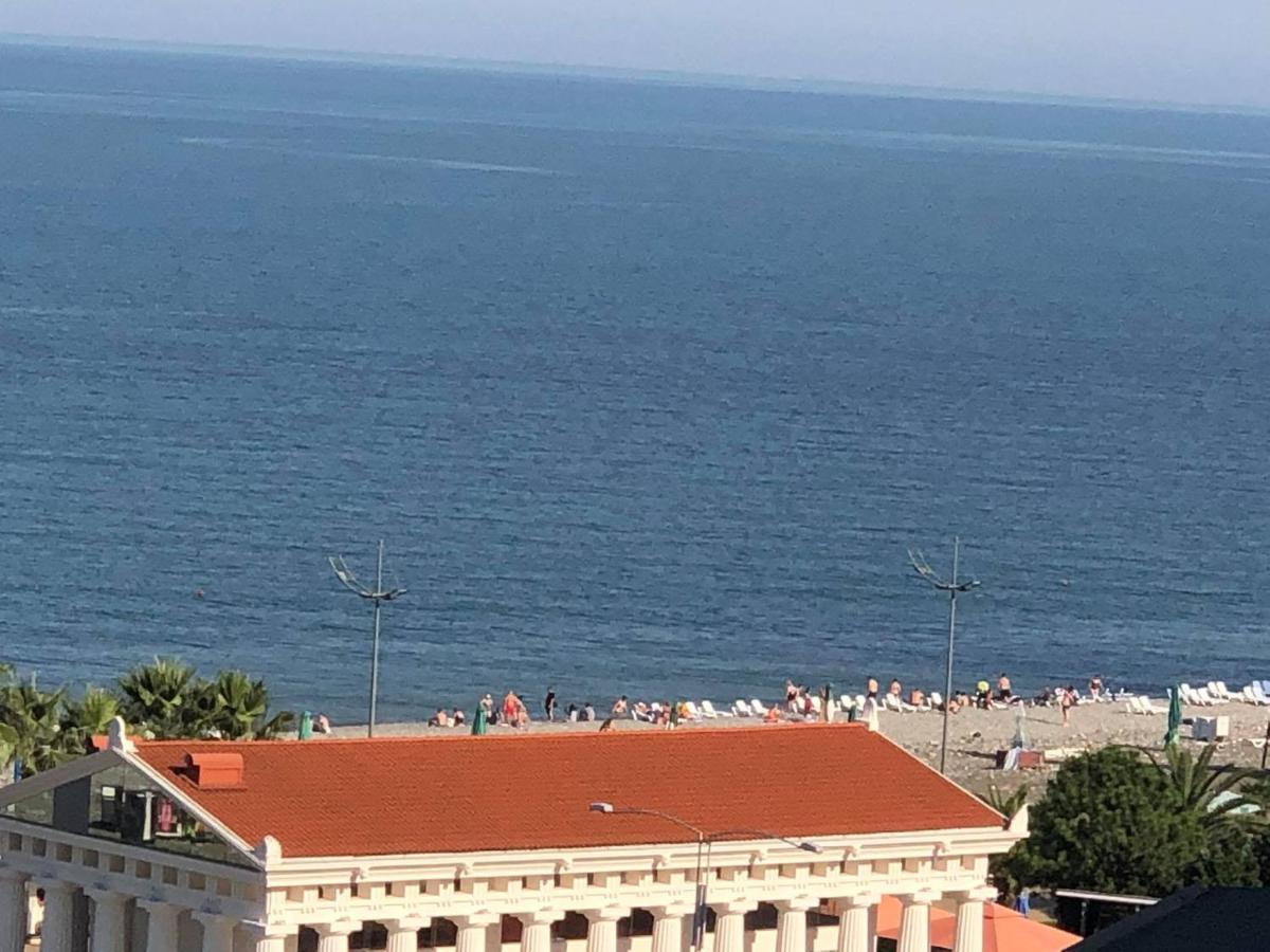 Apartment Sea Tower Khimshiashvili 15 Batumi Exteriör bild