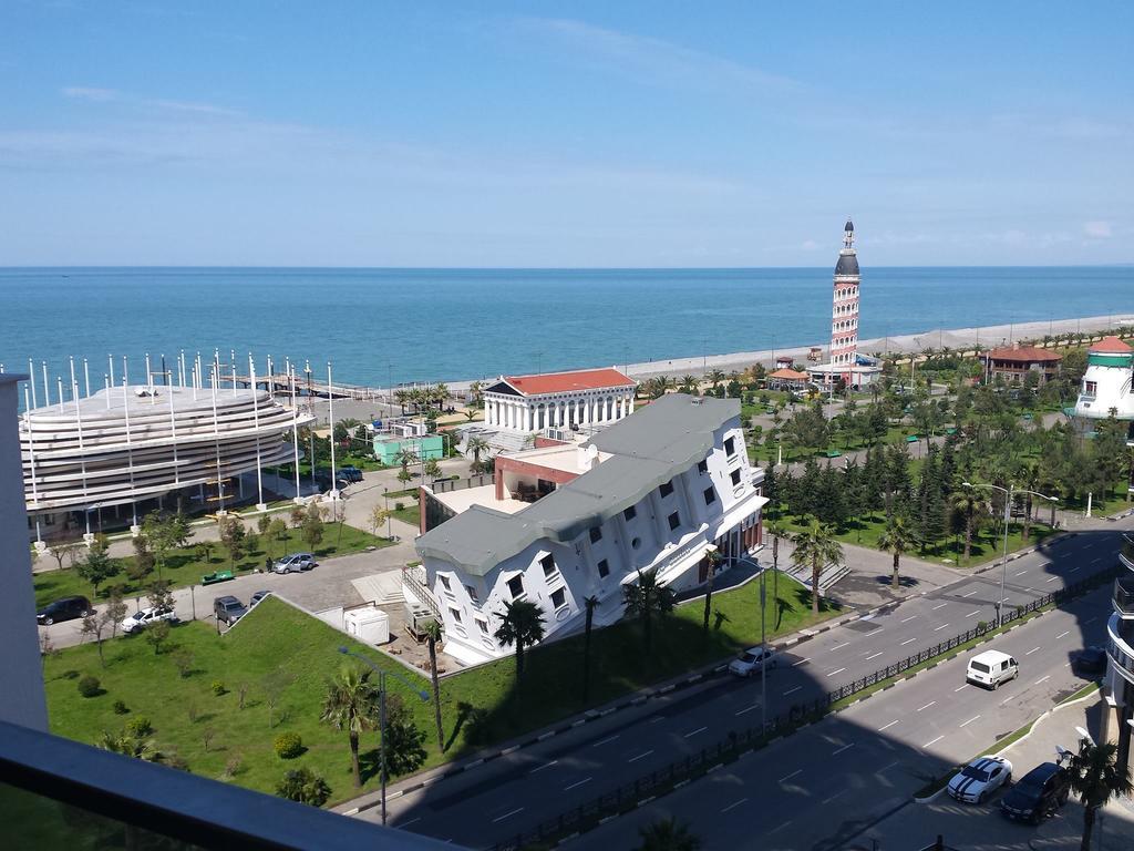 Apartment Sea Tower Khimshiashvili 15 Batumi Exteriör bild
